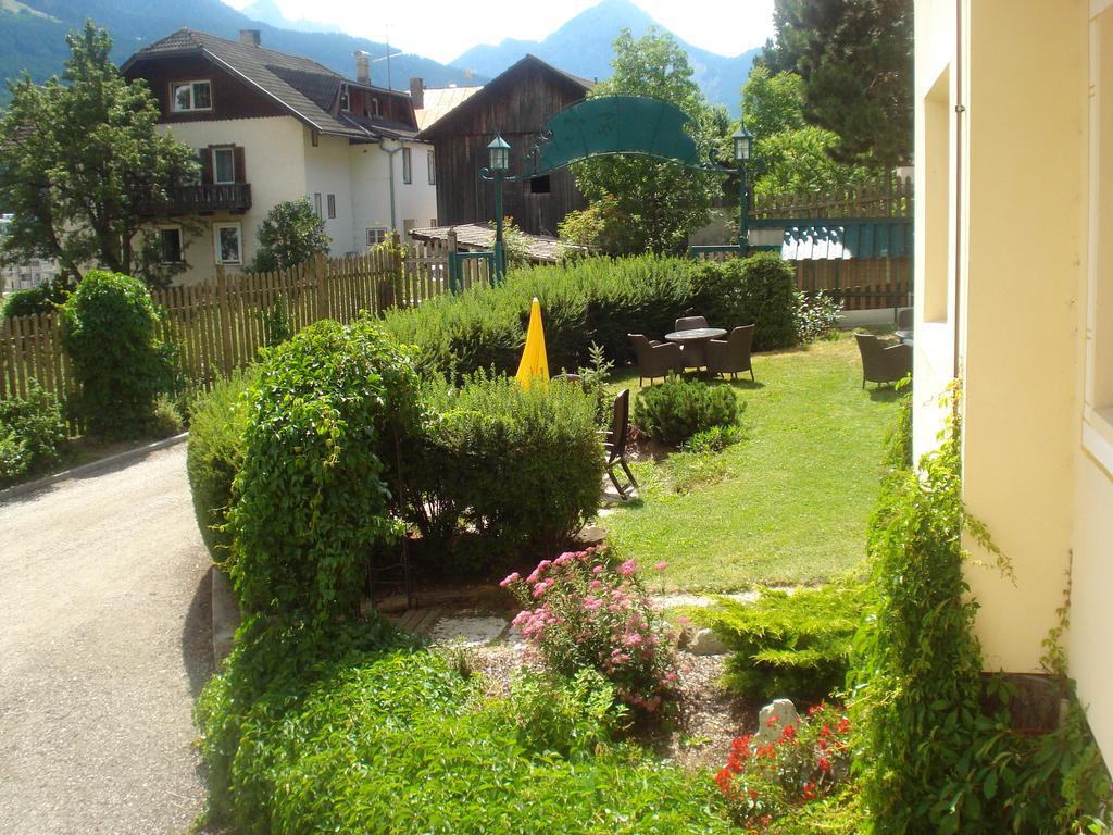 Piccolohotel Tempele Garni San Candido Exterior photo