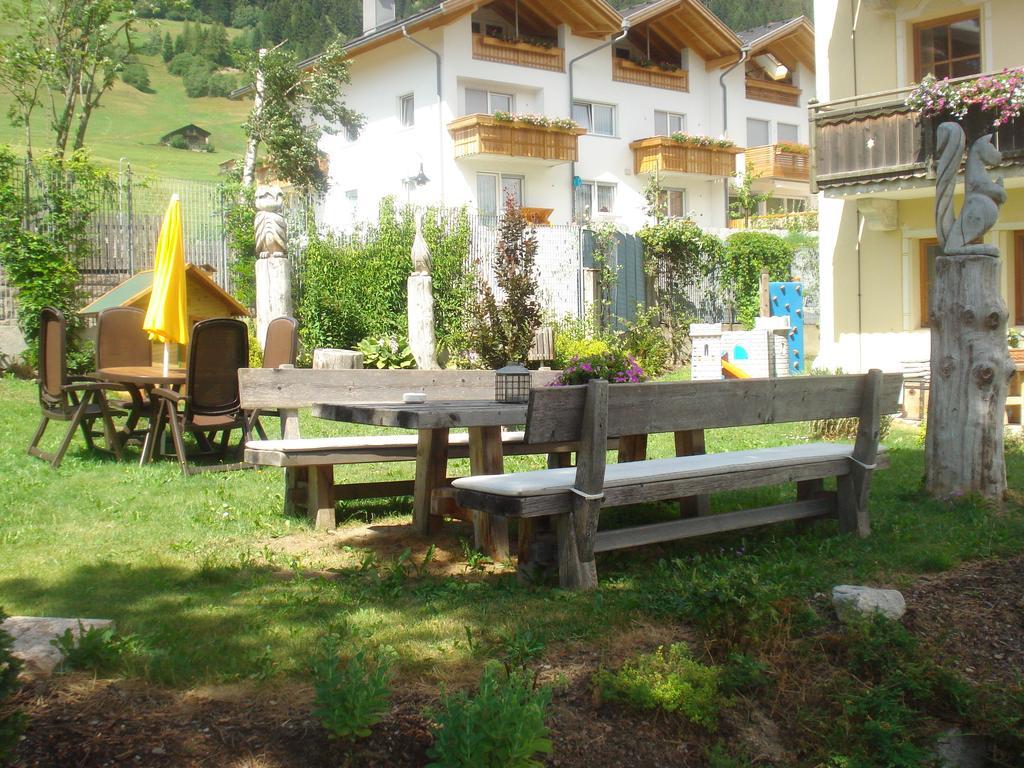 Piccolohotel Tempele Garni San Candido Exterior photo